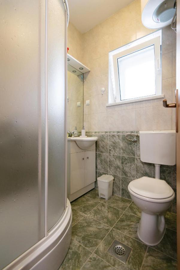 Guesthouse Sanela Pomena Eksteriør billede