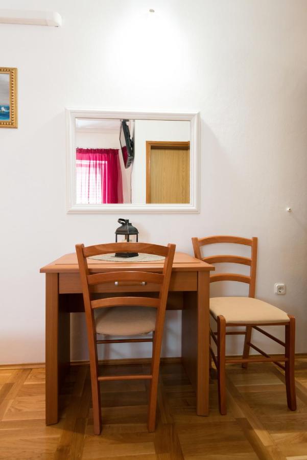 Guesthouse Sanela Pomena Eksteriør billede