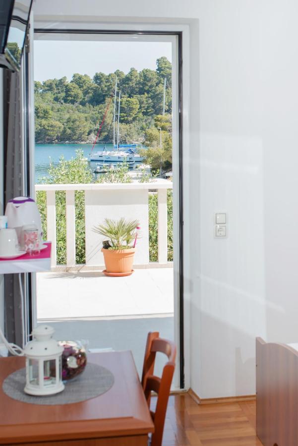Guesthouse Sanela Pomena Eksteriør billede