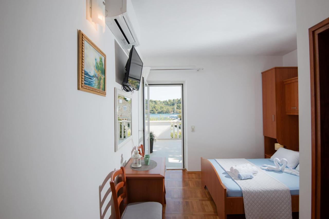 Guesthouse Sanela Pomena Eksteriør billede