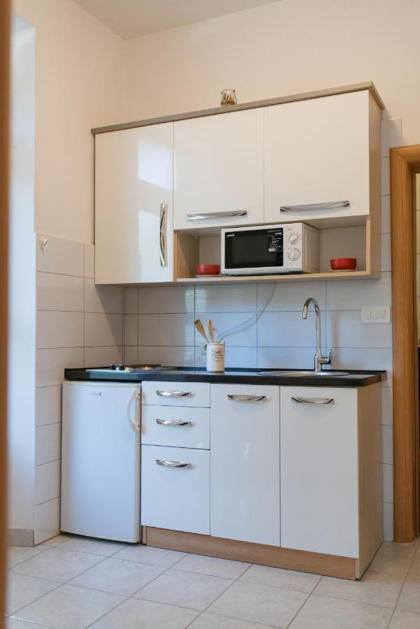 Guesthouse Sanela Pomena Eksteriør billede